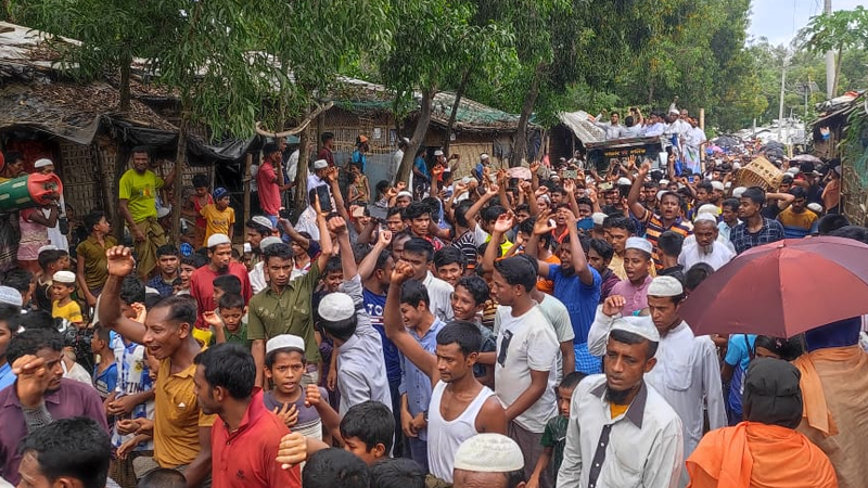 তিন লাখ রোহিঙ্গার প্রত্যাবাসন: নতুন আশার আড়ালে বহু অমীমাংসিত প্রশ্ন তিন লাখ রোহিঙ্গার প্রত্যাবাসন: চ্যালেঞ্জ ও বর্তমান পরিস্থিতি